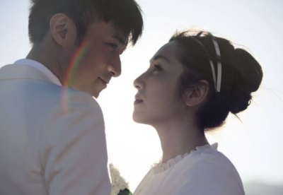 ​古巨基的老婆是谁（古巨基为53岁老婆庆生，直言把对方当女儿疼，儿子长相和妈