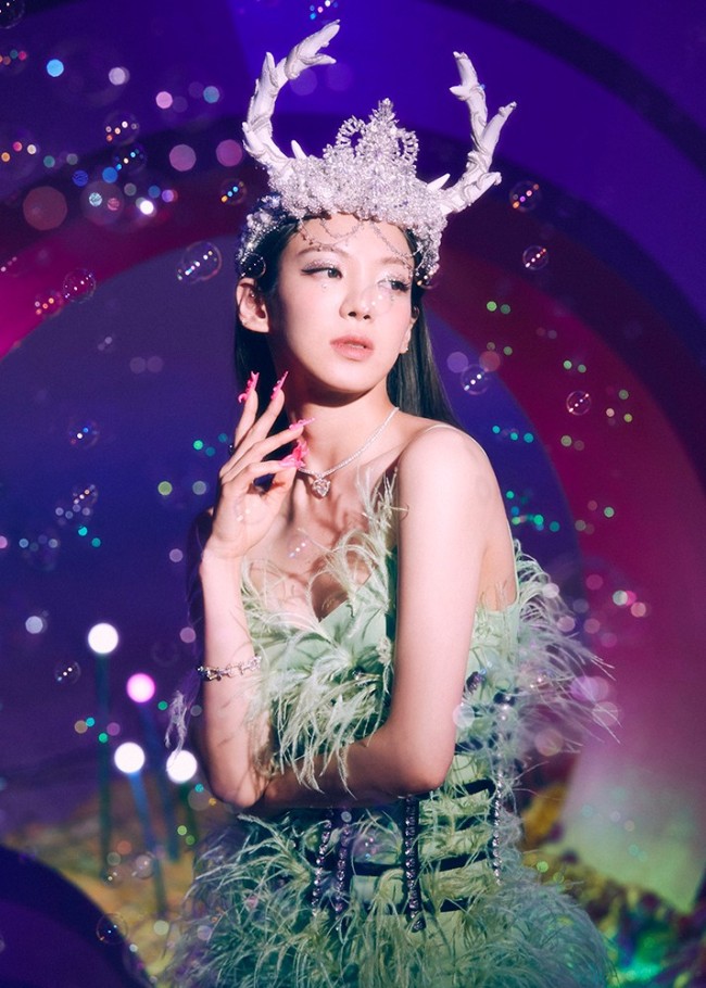 少女时代出道15周年回归 以正规7辑展现魅力