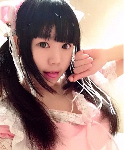 揭秘网红弱气乙女真面目