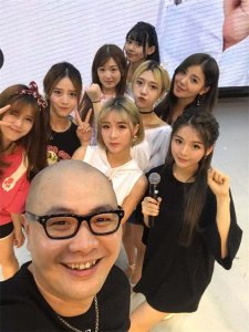 ​与王思聪斗富，跟杨超越同直播，如今刘杀鸡携前女友上酒后探真言