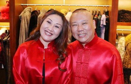 胡中惠身价过亿在日本做什么现任老公是谁 胡中惠与现任老公合影