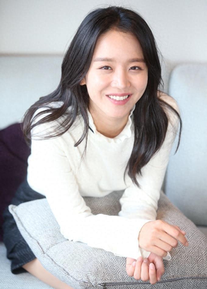 韩国人气女星申惠善