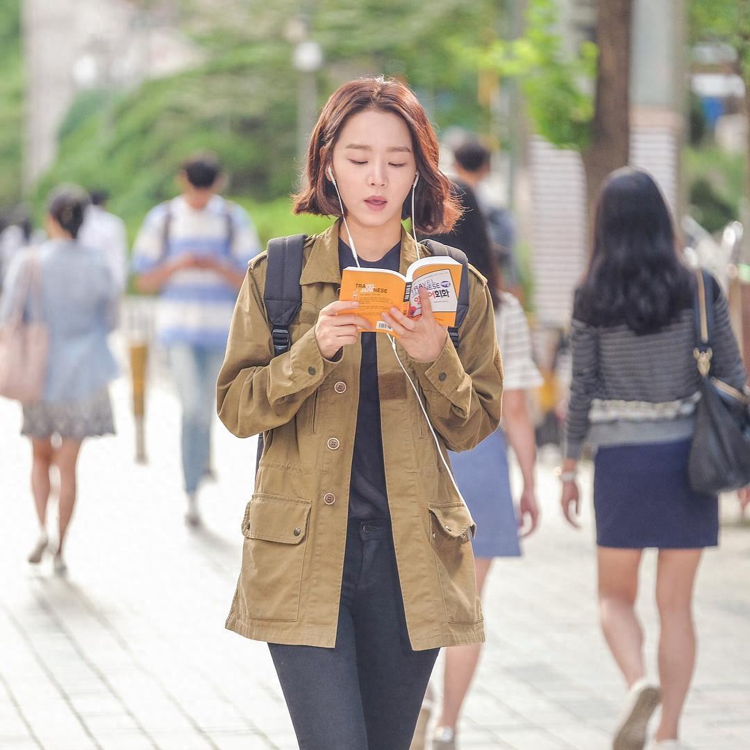 韩国人气女星申惠善