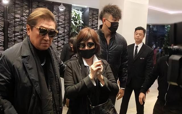 高以翔结婚了没(高以翔去世2年后高妈瘦脱相)