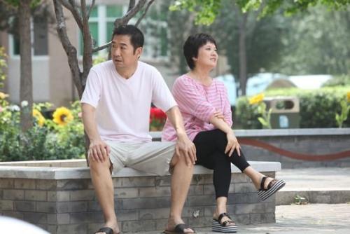 张国立邓婕个人简介（二婚嫁给张国立）(1)