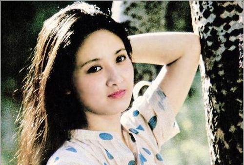 张国立邓婕个人简介（二婚嫁给张国立）(2)