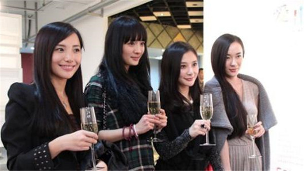 杨幂熊乃瑾为什么纷纷退出泰迪姐妹团,泰迪姐妹团勾心斗角好恶心