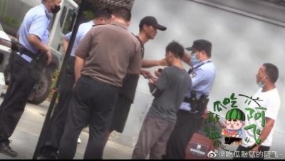 ​莲花楼代拍被打致鼻骨骨折 涉事人员被警方带走