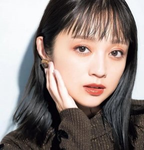​安达佑实散发出的疯狂魅力