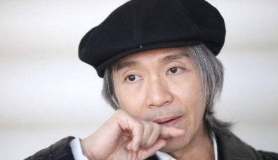 ​《功夫》里龅牙珍现已嫁人，近期生活照曝光，网友直呼：太惊艳！
