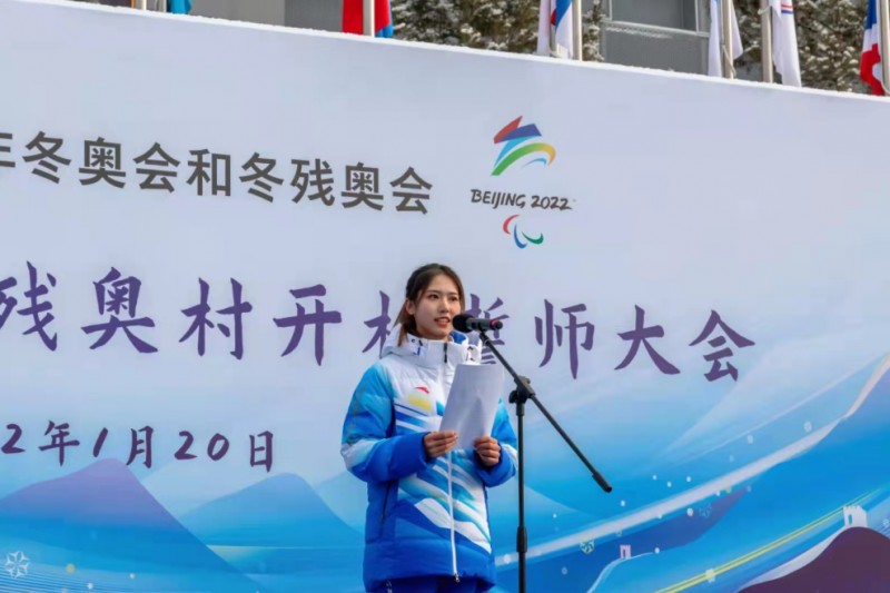 00后网红张依依（志愿达人张依依微笑成为最美名片）