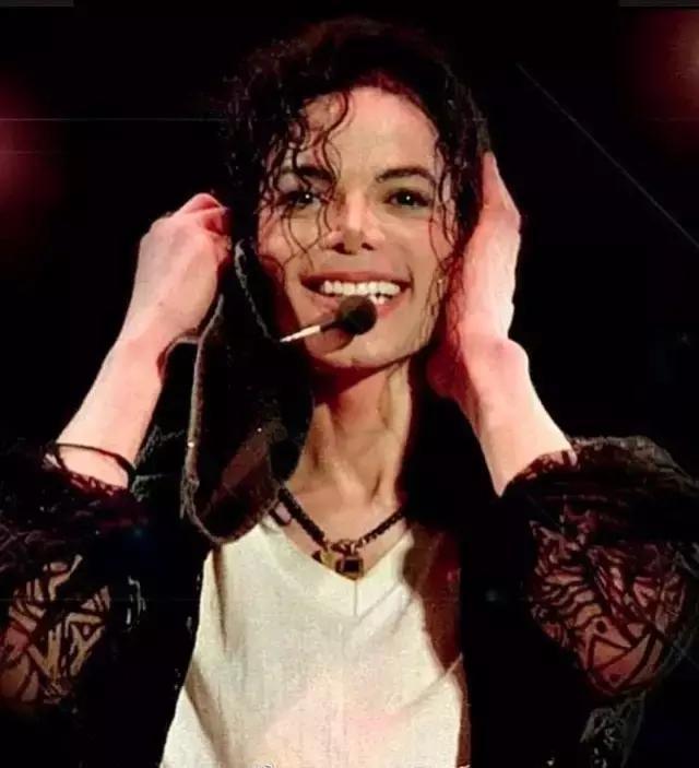 迈克尔杰克逊生死之谜（迈克尔杰克逊一个永远长不大的男孩）(2)