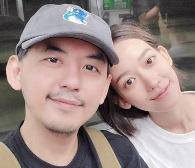 黄子佼结婚了吗（小S为旧爱送匾额庆新婚大方题词前女友）