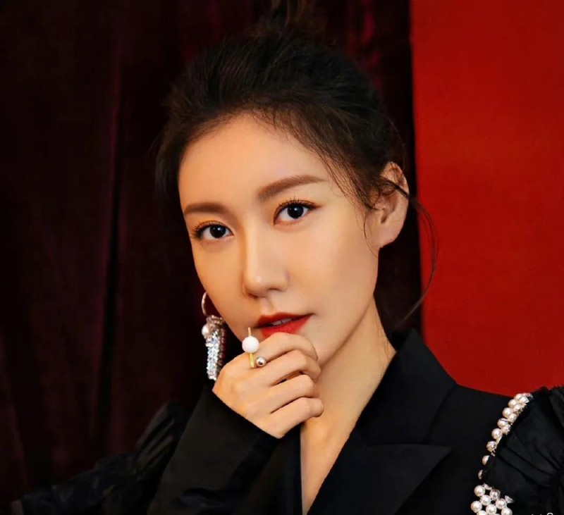 高露老公个人资料（高露生一对儿女幸福美满）
