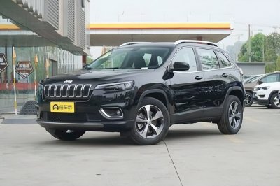 ​外观设计时尚，起售价19.68万元，解析广汽菲克Jeep自由光