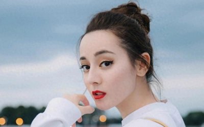 ​迪丽热巴：偶像陪伴成长的力量
