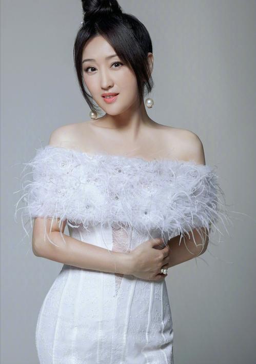 50岁以上的25位女明星（明明是50岁大妈的年纪）(18)