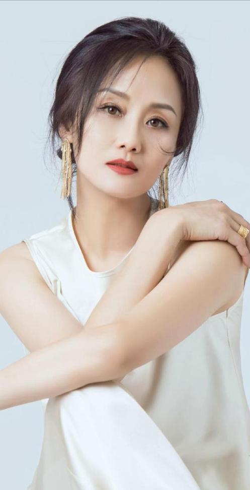 50岁以上的25位女明星（明明是50岁大妈的年纪）(42)