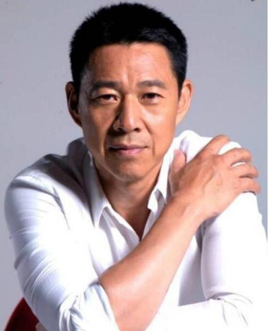吕丽萍第一任老公为什么离婚（60岁吕丽萍太不幸）(4)