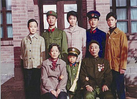 吕丽萍第一任老公为什么离婚（60岁吕丽萍太不幸）(8)