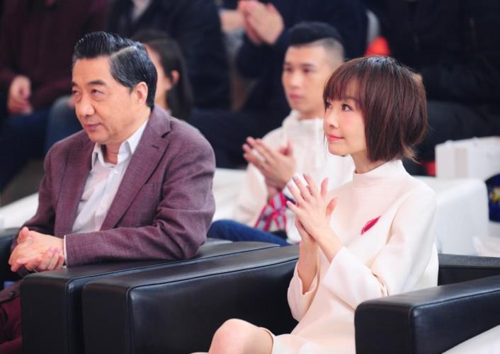 鲁豫老公