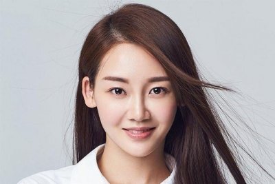 《芳华》女主角苗苗素颜照曝光,这容颜你给打几分?