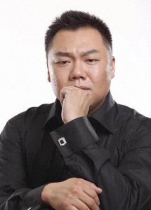 演员姜超:相亲20次,娶了圈外妻子生一子,如今咋样了?