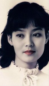 离婚影后潘虹报复丈夫,娶央视主持王小丫成为教科书级爆点!