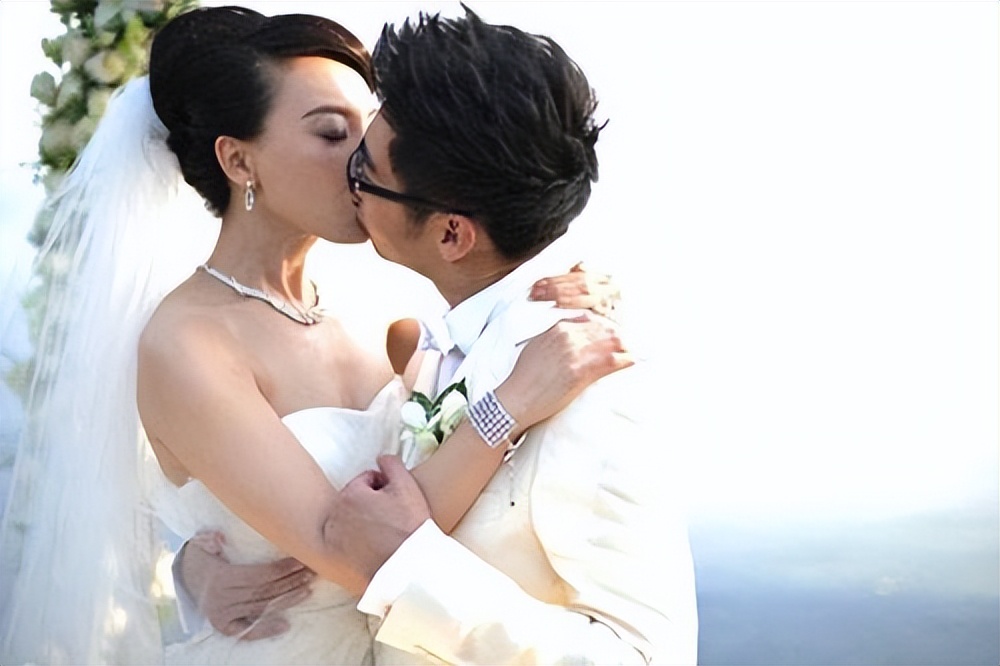 陈数:惨遭前夫劈腿,二婚钢琴家赵胤胤,为了继子决定不生孩子