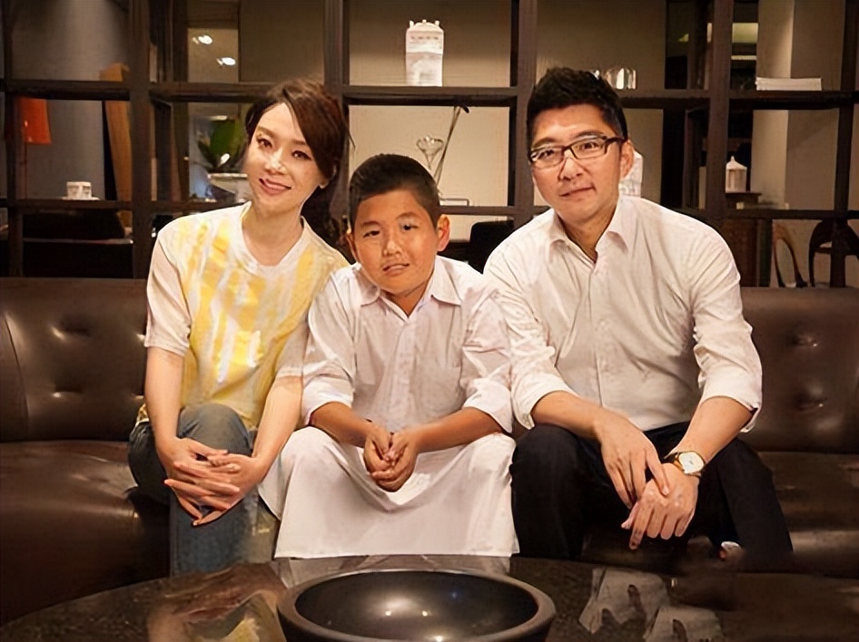 陈数:惨遭前夫劈腿,二婚钢琴家赵胤胤,为了继子决定不生孩子