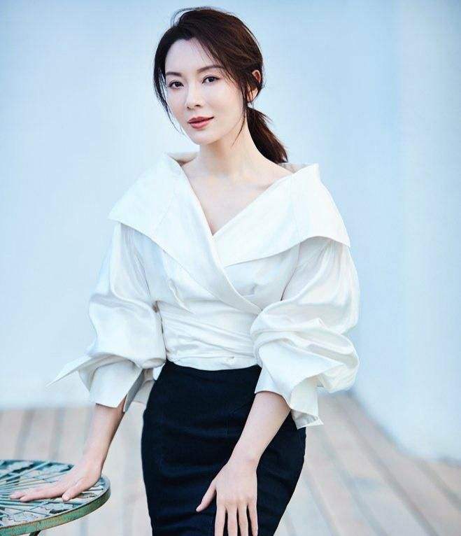 陈数:惨遭前夫劈腿,二婚钢琴家赵胤胤,为了继子决定不生孩子