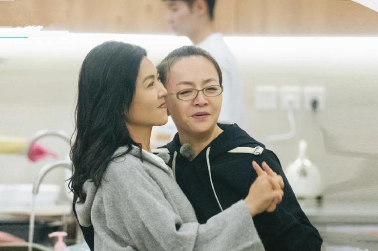 苏芒是谁(一天650的生活费还不够,苏芒她到底是何许人也?)