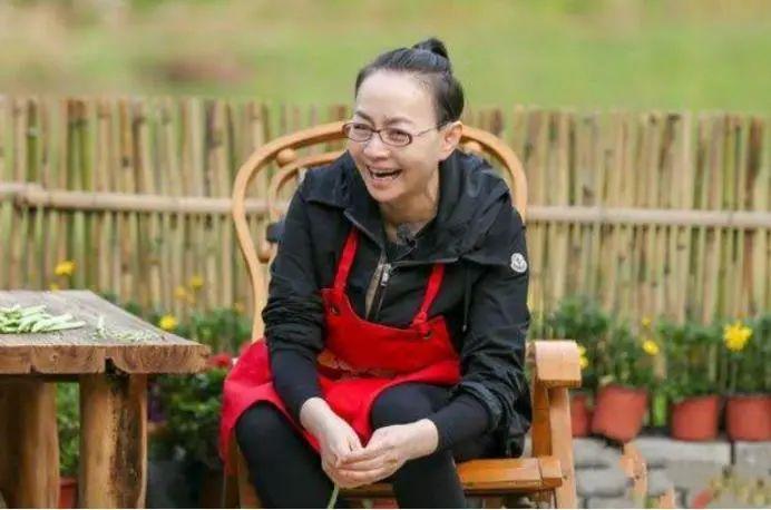 苏芒是谁(一天650的生活费还不够,苏芒她到底是何许人也?)