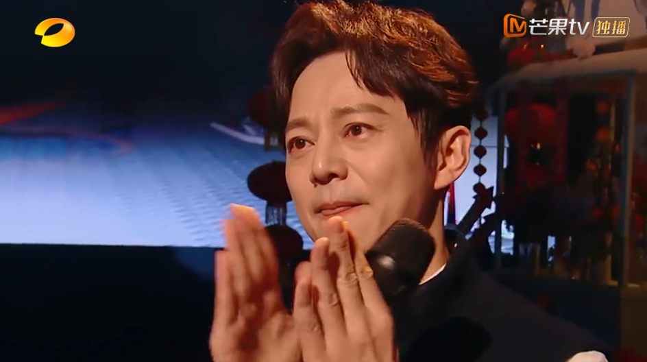 见证了内娱的繁华与低谷,保住何炅就是保住了芒果台的收视率