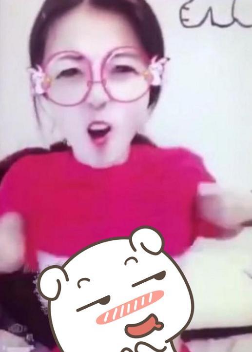 抖音再现“掀衣门”，尺度完虐“黑森林”，网友怒评：底线何在！