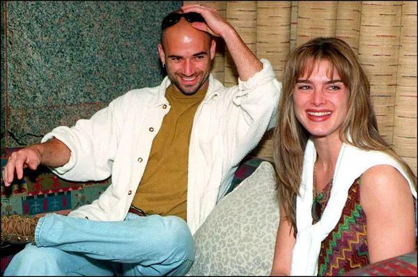 迈克尔杰克逊整容(13岁风靡全美拒绝迈克尔)(20)