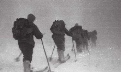 ​1959年前苏联迪亚特洛夫事变，神奇力气团灭9名爬山者