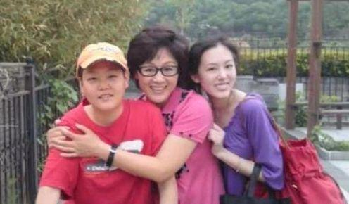 王姬58岁全家近照(王姬为养儿子34)(7)