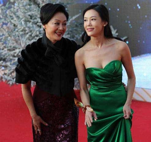 王姬58岁全家近照(王姬为养儿子34)(13)