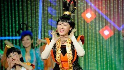 王姬58岁全家近照(王姬为养儿子34)(10)