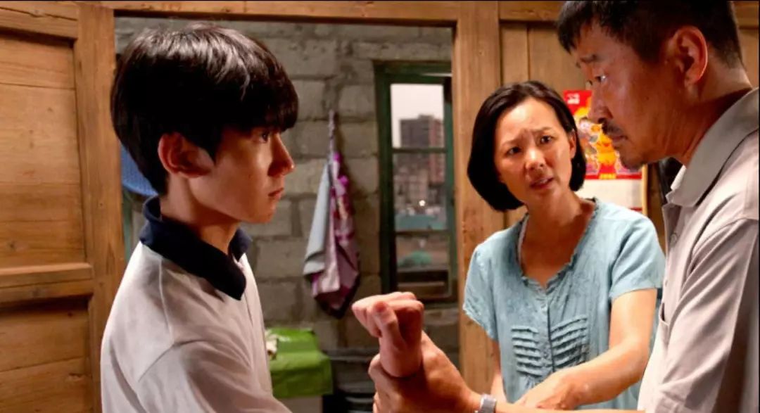 地久天长到底是一部什么电影（地久天长的主演是哪些）