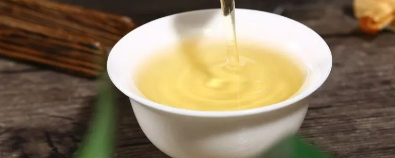 隔夜茶水浇花的正确方法(图1)