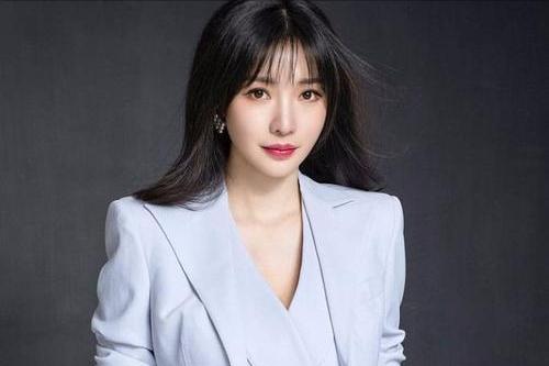 柳岩伴娘事件发生了什么事（伴娘门事件后柳岩终于）(6)