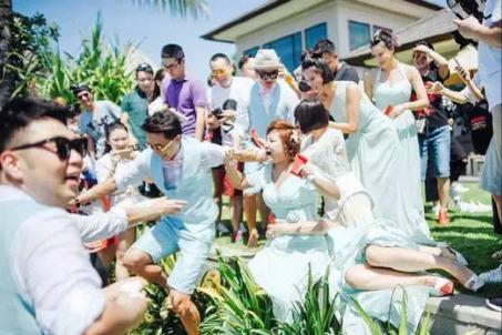 柳岩伴娘事件发生了什么事（伴娘门事件后柳岩终于）(4)