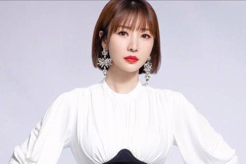 柳岩伴娘事件发生了什么事（伴娘门事件后柳岩终于）(2)