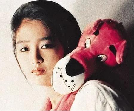 刘德华怎么和朱丽倩结婚的（刘德华一生与八个女人纠缠）(2)