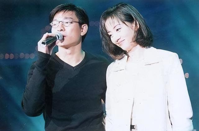 刘德华怎么和朱丽倩结婚的（刘德华一生与八个女人纠缠）(7)