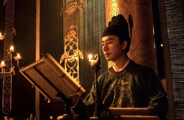 张若虚：出生于唐朝的诗人，仅有两首诗存世，却盖过大唐众多诗人