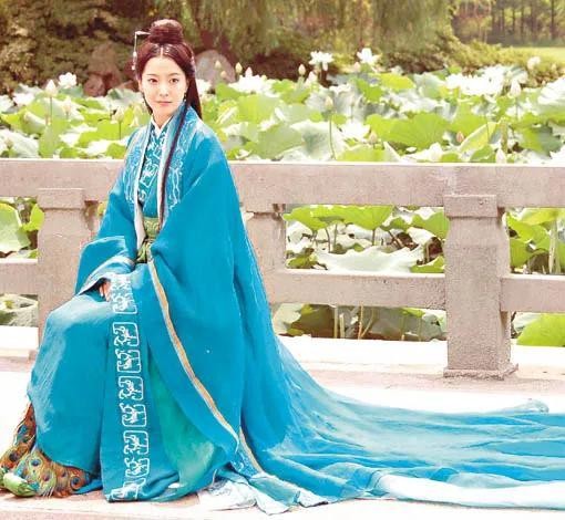 金喜善个人资料及简历（韩国第一美女金喜善）