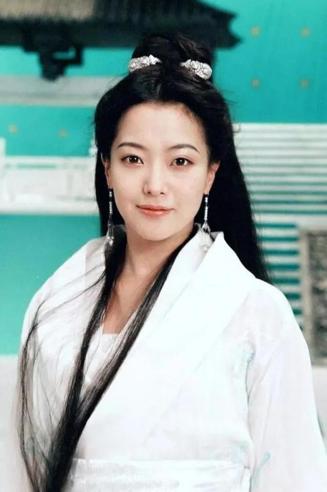 金喜善个人资料及简历（韩国第一美女金喜善）